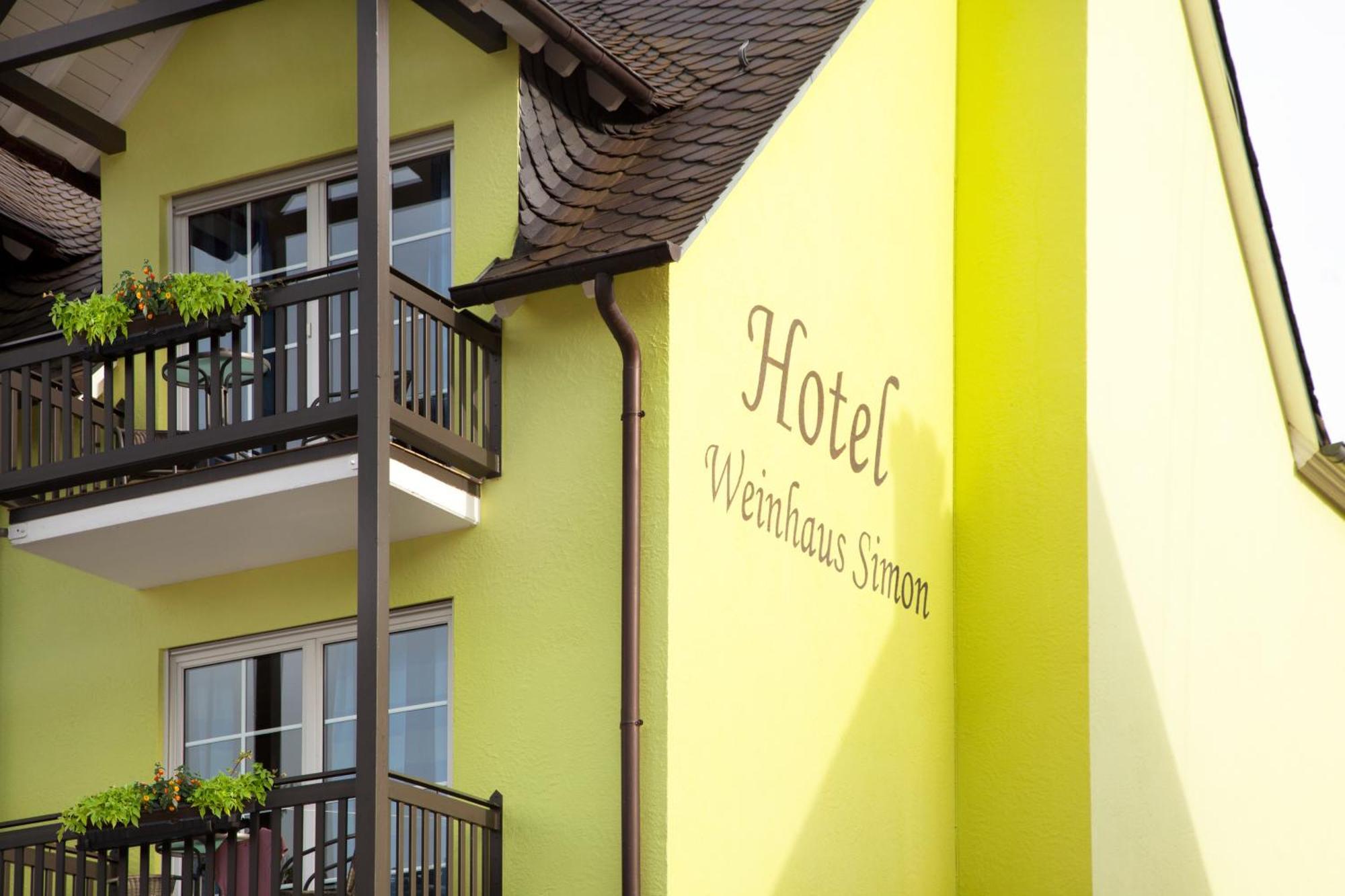 Moselhotel Weinhaus Simon 'Sauna'Restaurant'Eladesaeule Wintrich Exterior photo